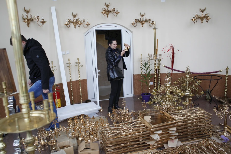 Sve za hramove: porodica Kremenović izrađuje i svećnjake