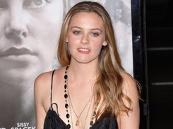 Pamiętacie Alicię Silverstone z teledysku Aerosmith? Niewiarygodne, jak dziś wygląda! [FOTO]