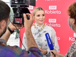 Jej macierzyństwo nie ogranicza: 6 tygodni po porodzie Halina Mlynkova już pracuje! FOTO