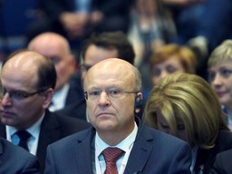 Lenaerts: Sędziowie, radcy prawni, adwokaci muszą stać i chronić demokracji