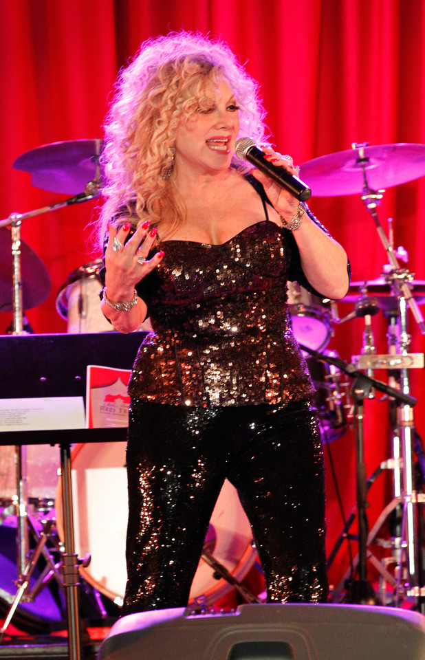 Stella Parton