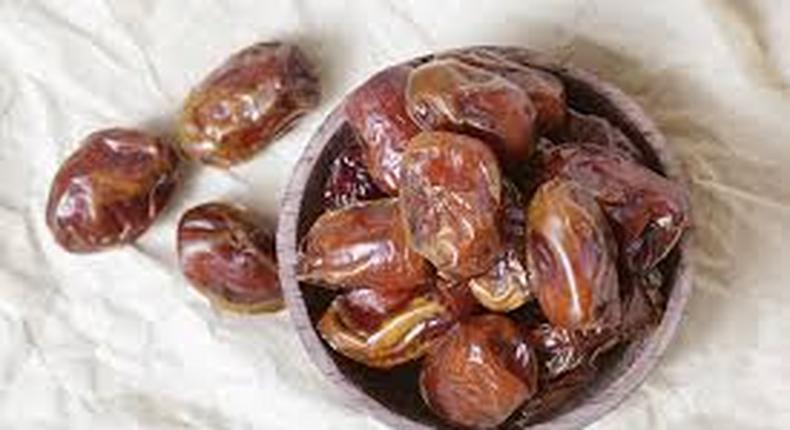 A low sperm count has often been linked with a zinc deficiency or a lack of essential vitamins. So, making some food changes can be a clever way to increase sperm count, and you can star by having a date with dates.