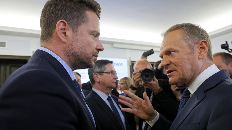 Donald Tusk i Rafał Trzaskowski podczas spotkania w Senacie. Warszawa, 25 maja 2022 r.