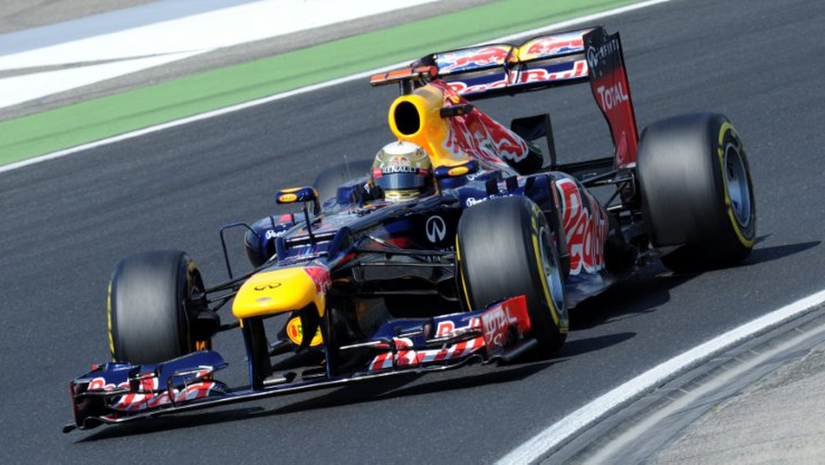 Sebastian Vettel (Red Bull) wygrał wyścig o Grand Prix Japonii Formuły 1. Dla Niemca jest to trzecie zwycięstwo w sezonie i drugie z kolei. Do prowadzącego w klasyfikacji generalnej Fernando Alonso (Ferrari), aktualny mistrz świata traci już tylko cztery punkty.