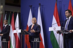 Budapest Spotkanie  w którym uczestniczą Mateusz Morawiecki, Viktor Orban i Matteo Salvini 