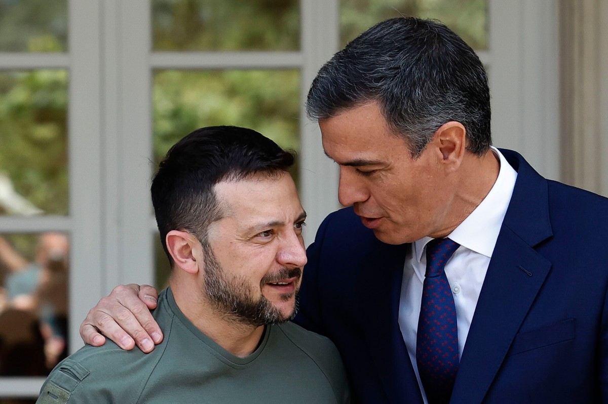 Wołodymyr Zełenski i Pedro Sanchez
