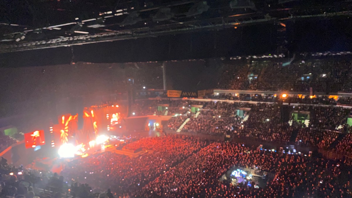 Telt ház tombol a Depeche Mode budapesti koncertjén – videó, fotók