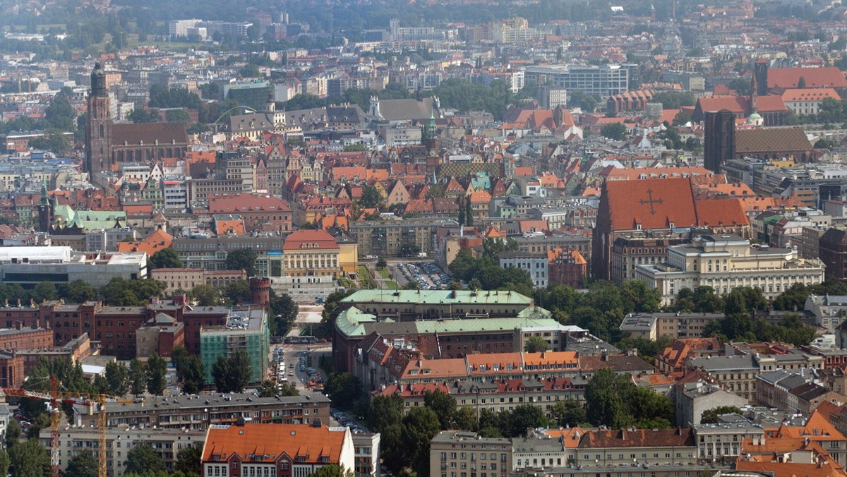 W ramach drugiej edycji programu "Kawka", do 2018 roku na wymianę starych pieców opalanych węglem Wrocław wyda 18 milionów złotych. Dwie trzecie tej kwoty to dofinansowanie z Narodowego Funduszu Ochrony Środowiska oraz Wojewódzkiego Funduszu Ochrony Środowiska we Wrocławiu.