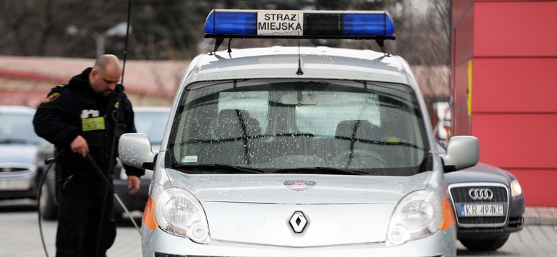 Po co nam straż miejska? I tak wyręczają ją ochroniarze
