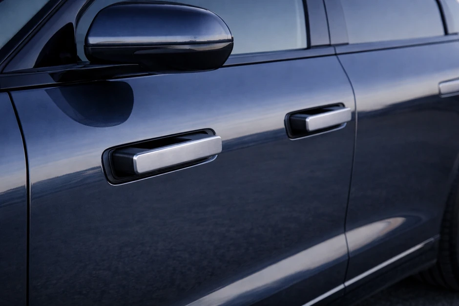 Japanci povlače automobile iz bezbednosnih razloga