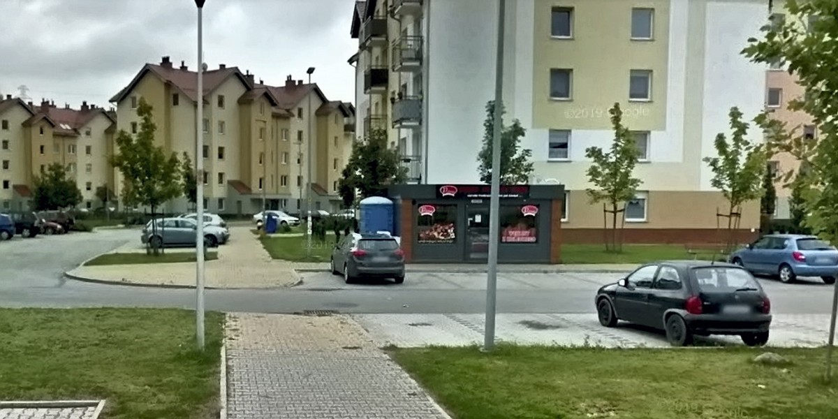 We Wrocławiu w biały dzień zniknął kontener ze sklepem mięsnym.