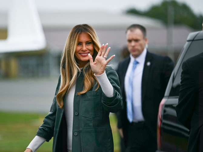 Melanija Tramp nosi kožnu jaknu koja će u trenu postati hit i igla - štikle