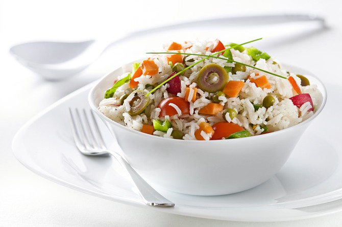 Salata sa pirinčem i povrćem