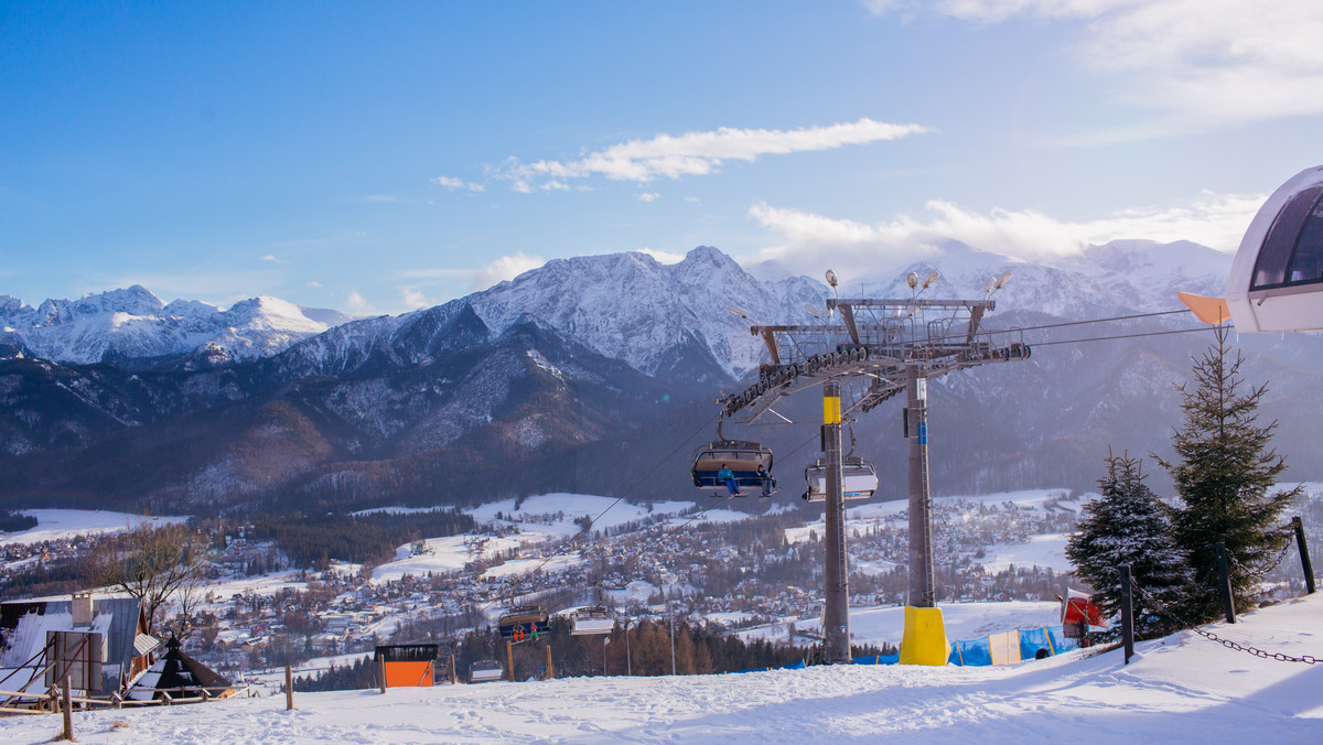 Ruszają kolejne wyciągi narciarskie w Polsce. Tam już można szusować