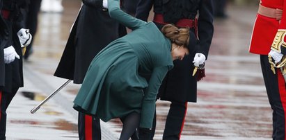 Ciężarna księżna Kate omal nie upadła! To przez...