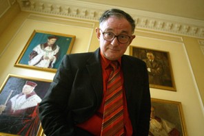 PROFESOR WIKTOR OSIATYNSKI