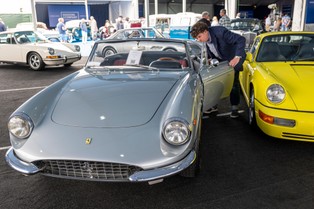 Sankcje nie przeszkadzają Rosji w imporcie luksusowych aut? Co zrobi z tym UE?