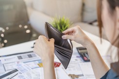 Czym prędzej wyrzuć to z portfela. Te przedmioty przynoszą pecha