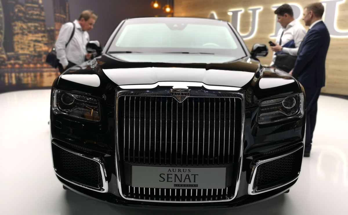 Zajrzeliśmy do nowej pancernej limuzyny Putina. Oto Aurus Senat L700 i S600 [ZDJĘCIA i RELACJA Z GENEWY]