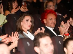 Michał Wiśniewski z żoną na premierze 'Apokawixy'. Pierwsze wyjście od ogłoszenia ciąży Poli. FOTO