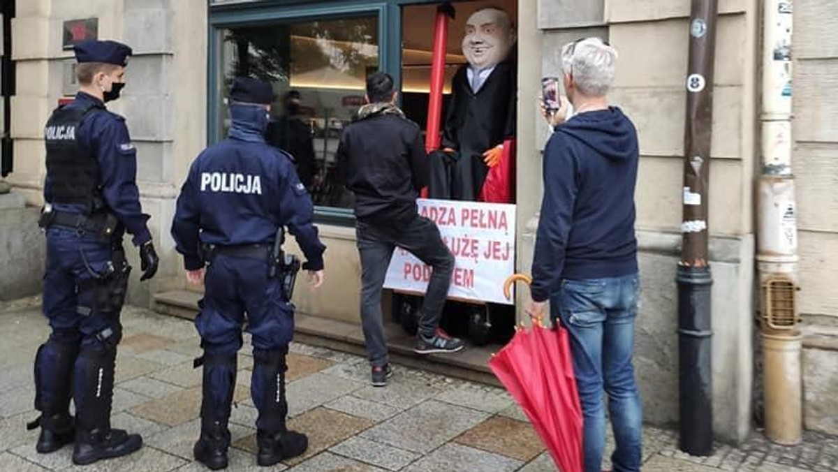 Wybory 2020. Andrzej Duda w Krakowie. Incydent, śledztwo umorzone