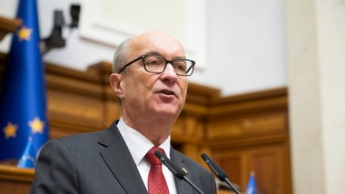 czarzasty użył banderowskiego pozdrowienia? miller: skandaliczne i bardzo przygnębiające