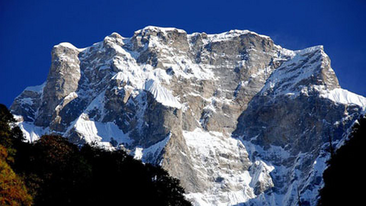 9 października 2010 r. wyruszyła wyprawa Polskiego Związku Alpinizmu na południową ścianę szczytu Gaurisankar South 7010 m.