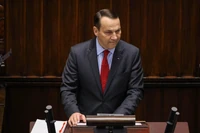 Prezydent Nawrocki prowadzi krótkowzroczną grę. Minister Sikorski go wypunktował [OPINIA]