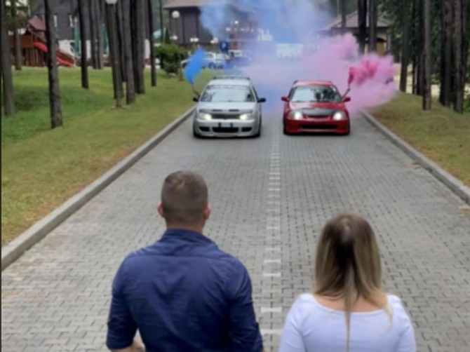 Viralni snimak otkrivanja pola bebe osvojio internet