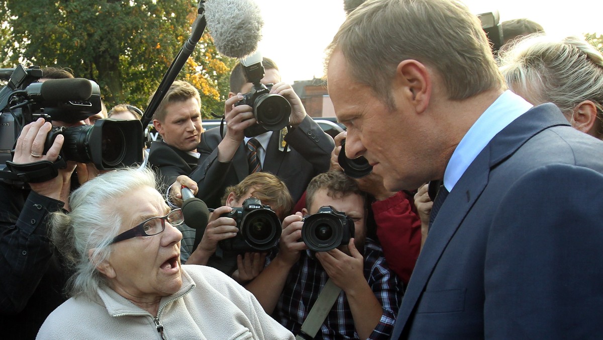 Każdy wynik jest możliwy, PiS może wygrać te wybory, PO może wygrać te wybory; to może być łeb w łeb - uważa premier Donald Tusk. Zapewnił, że robi wszystko, co w jego mocy, by PiS nie dogoniło PO.