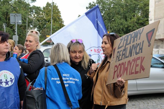 Pracownicy sądów protestowali w centrum Poznania fot. Codzienny Poznań / S. Toroszewska