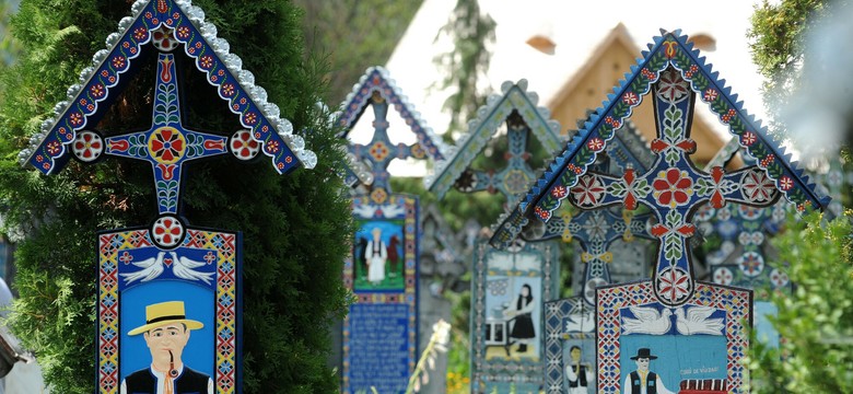 Wesoły Cmentarz - nekropolia inna niż wszystkie. "Taksówkarzu, niech Cię piekło pochłonie!"