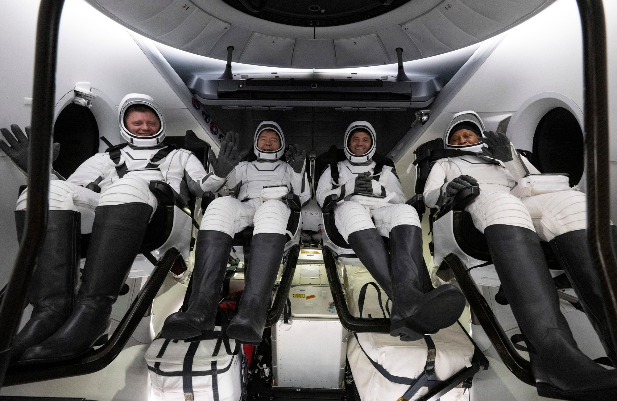 Kozmonauti Alexander Grebenkin, Michael Barratt, Matthew Dominick a Jeanette Epps.