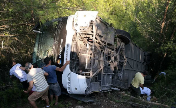 Wypadek autokaru z polskimi turystami w Turcji. MSZ: Trzy osoby w stanie ciężkim