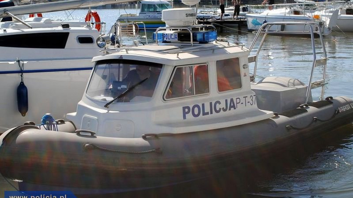 Początek sezonu żeglarskiego to także dodatkowe obowiązki dla policjantów. Jak co roku, tak i tym razem policyjne patrole wypłyną, aby strzec bezpieczeństwa wypoczywających nad wodą.