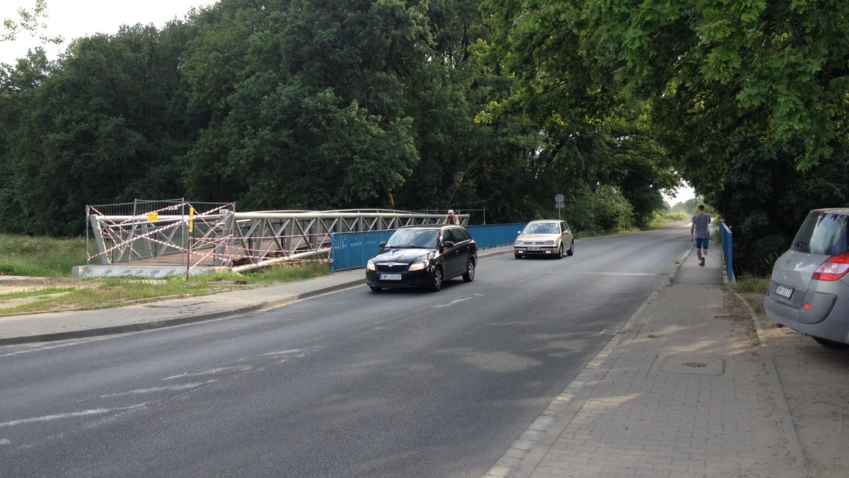 Na prośbę wrocławian bezpłatna linia autobusowa 719 została wydłużona i odtąd od strony ulicy Krzemienieckiej będzie wozić pasażerów od remontowanego mostu Muchoborskiego do ronda przy skrzyżowaniu ze Stanisławowską i Mińską. Przypomnijmy, przeprawa nad Ślęzą jest zamknięta od soboty. Jej remont potrwa do końca września.