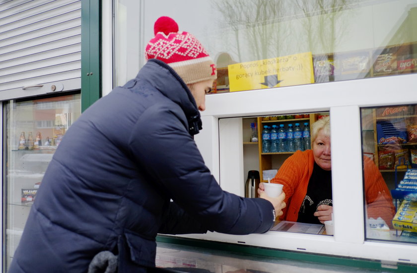 Kioskarka zaprasza na rozgrzewającą herbatę