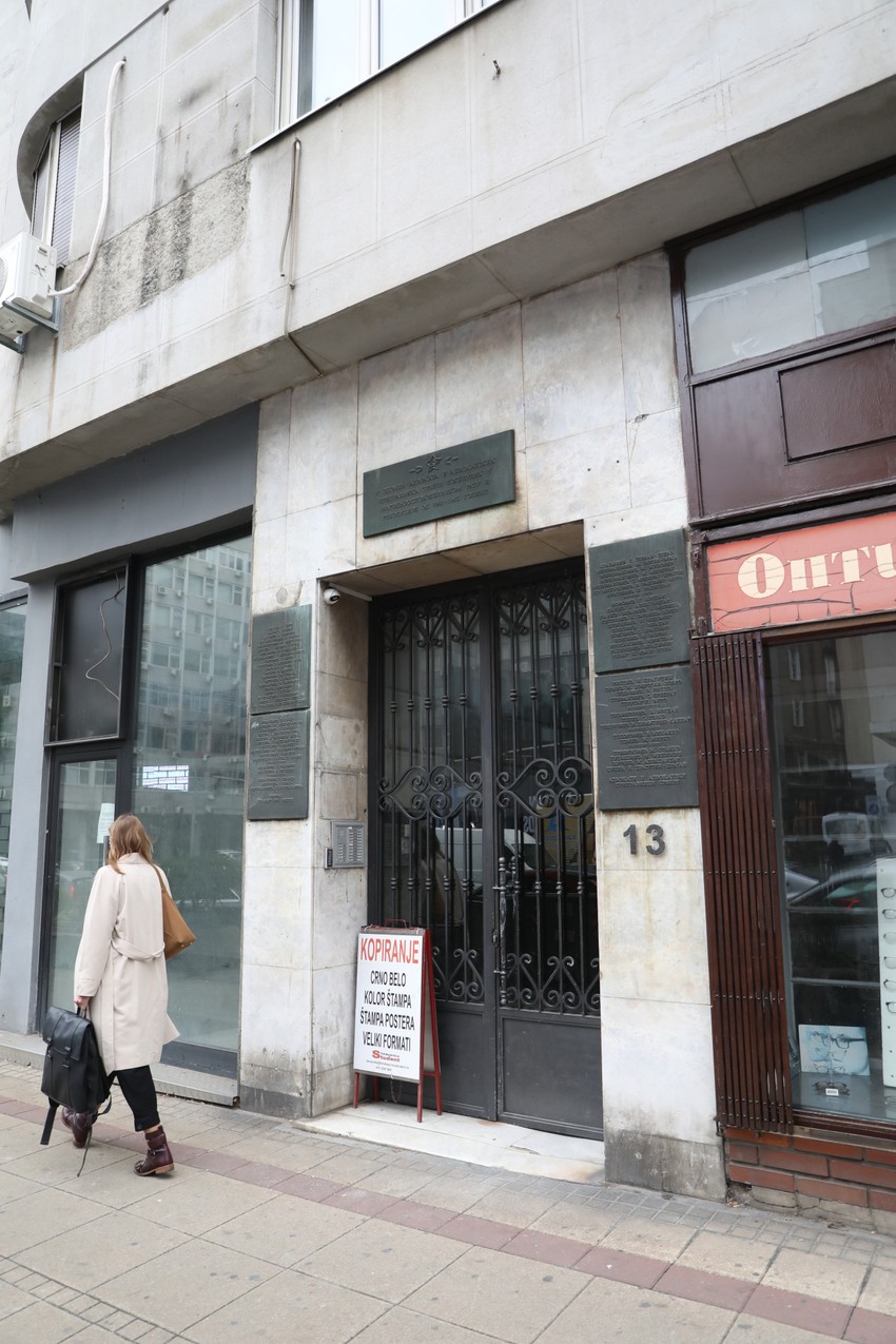 Ulaz u zgradu gde je bila ekplozija