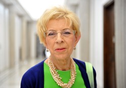 Paradowska: Lepiej 5 mln na Madonnę niż dopłacać do wyścigów