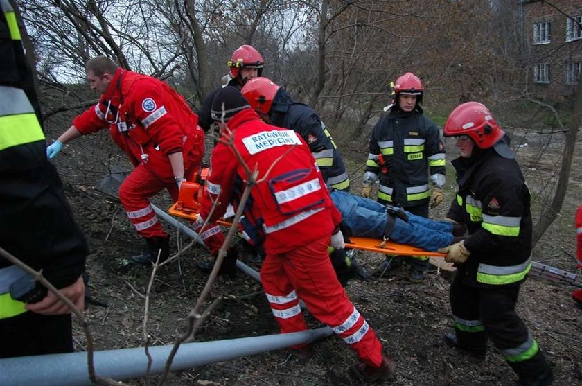 Pijak spadł z wiaduktu