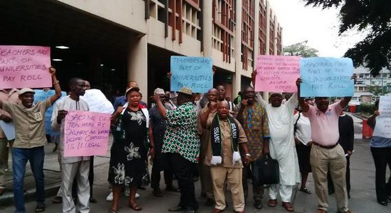 SSANU protest around senate building in University of Lagos