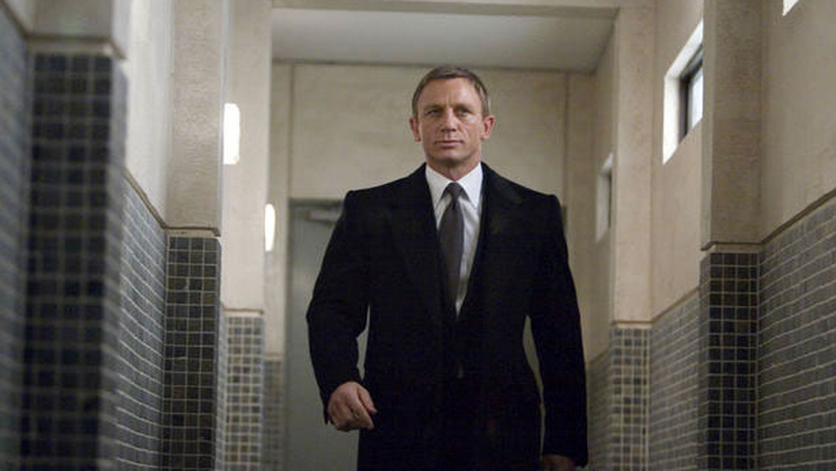 Daniel Craig i Rachel Weisz już we wrześniu wprowadzą się do wymarzonego domu w psychologicznym thrillerze "Dream House" w reżyserii Jima Sheridana. W sieci zadebiutowało właśnie kolejne zdjęcie z filmu. Znów przedstawia bohaterów patrzących na coś wyraźnie niepokojącego…