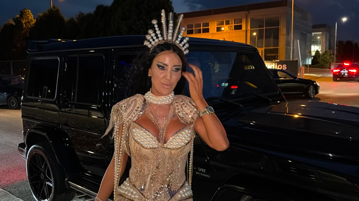 Slađa u Šimanovce stigla kao na karneval: "Stanija je uz mene"