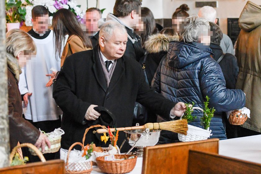 Kaczyński z Martą poszedł ze święconką