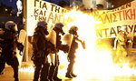 Grecja przyjmuje pomoc. Starcia na ulicach