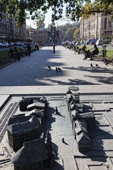 Krakowski Plac Matejki 12 lat temu został gruntownie wyremontowany. Jaką funkcję spełnia on obecnie?