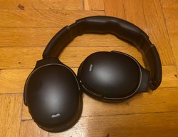 Skullcandy Crusher ANC przegrywają z konkurencją. Nie tylko ceną [RECENZJA]