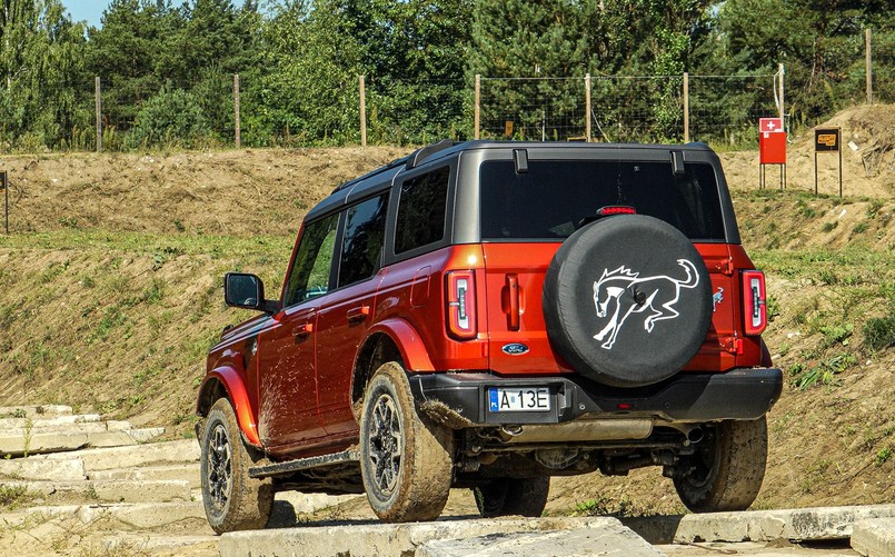 Ford Bronco: test na poligonie