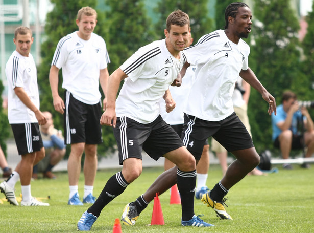 Legia i Lech zagrają z kelnerami w Pucharze UEFA