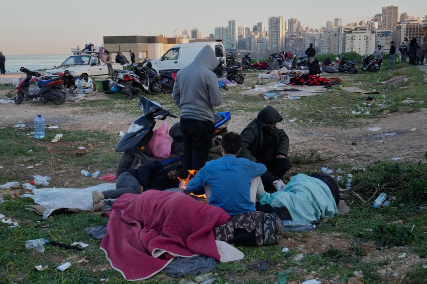 Mnogi su primorani da spavaju pod vedrim nebom jer su skloništa puna